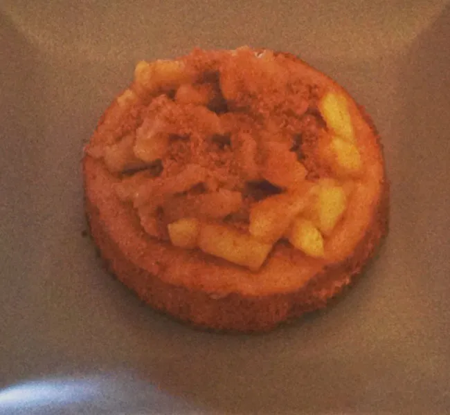 Tarte aux pommes sur son gâteau amande