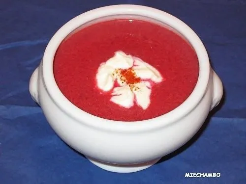 Soupe aux bettraves rouges