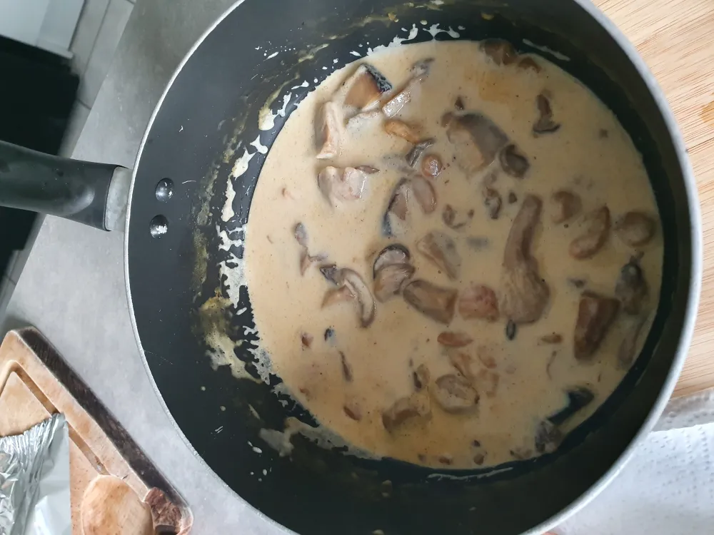 Ris de Veau aux girolles et tagliatelles