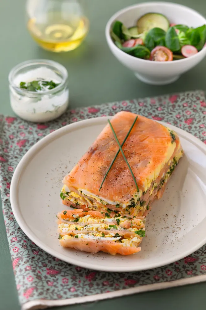 Terrine de saumon et oeufs en gelée