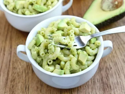 Macaronis, avocat et fromage