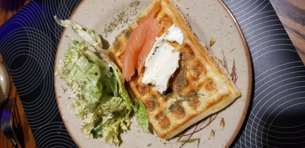 Feuilleté au saumon et fromage frais façon gaufre