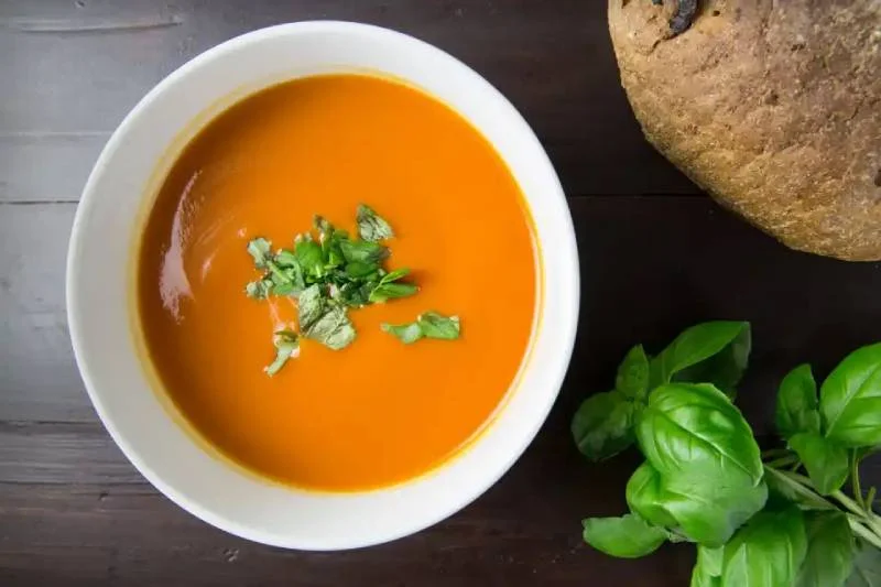 Potage à la musquée et au basilic