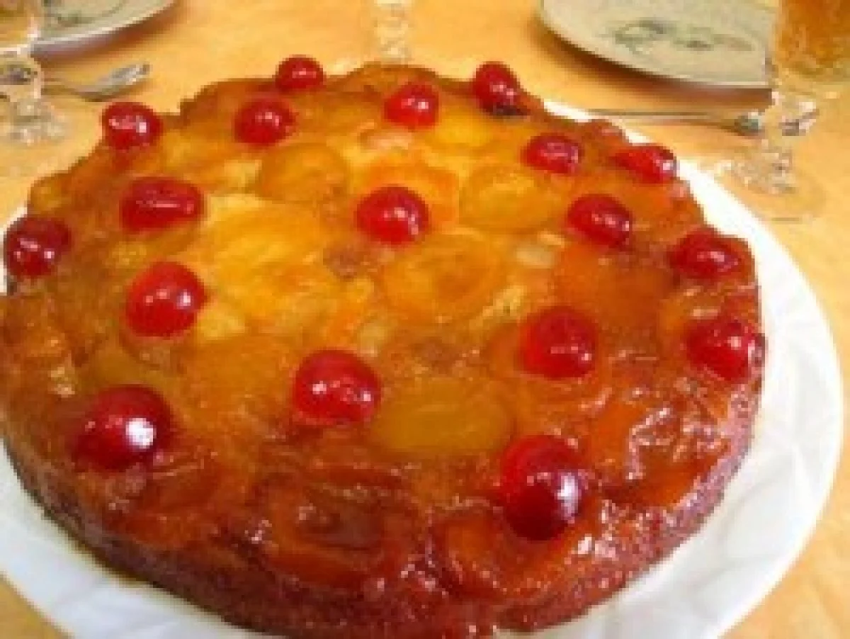 Gâteau aux abricots et aux cerises confites