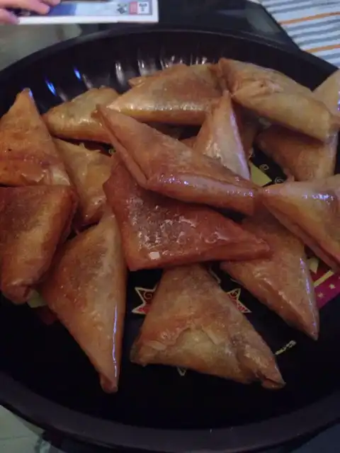 Briouats aux amandes enrobées de miel