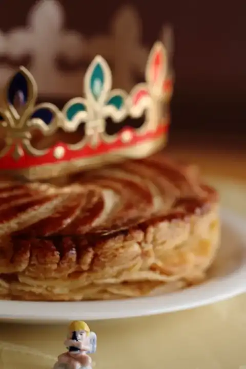 Galette des rois à l'ananas et chocolat au lait
