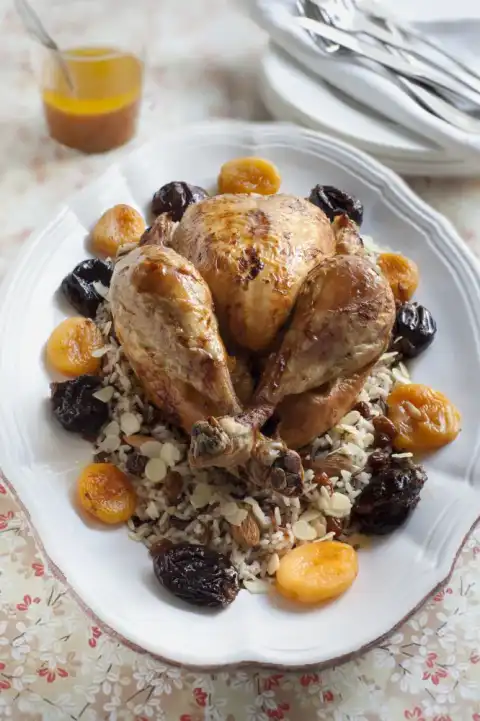Poularde rôtie aux fruits d'hiver