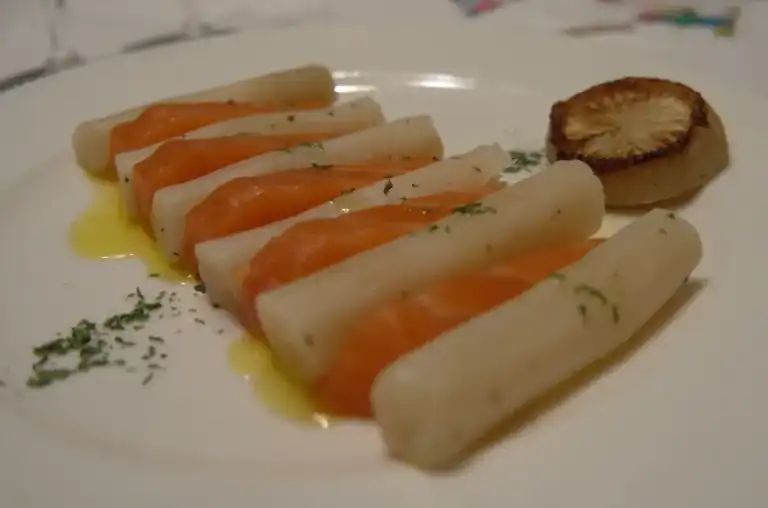 Duo de scorsonères et saumon cru