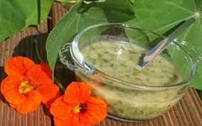 Soupe aux feuilles de capucine