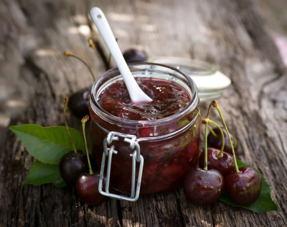 Confiture de cerises parfumée à la vanille