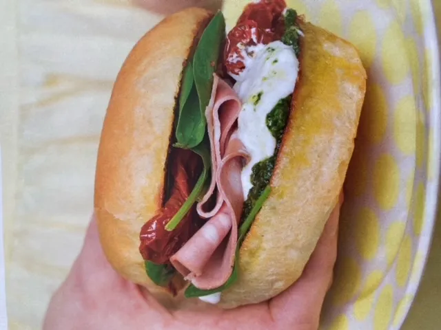 Muffuletta burrata, Pesto pistache et Mortadelle de Frédéric