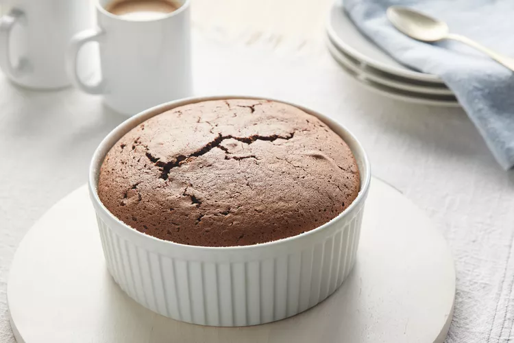 Gâteau moelleux au chocolat en soufflé