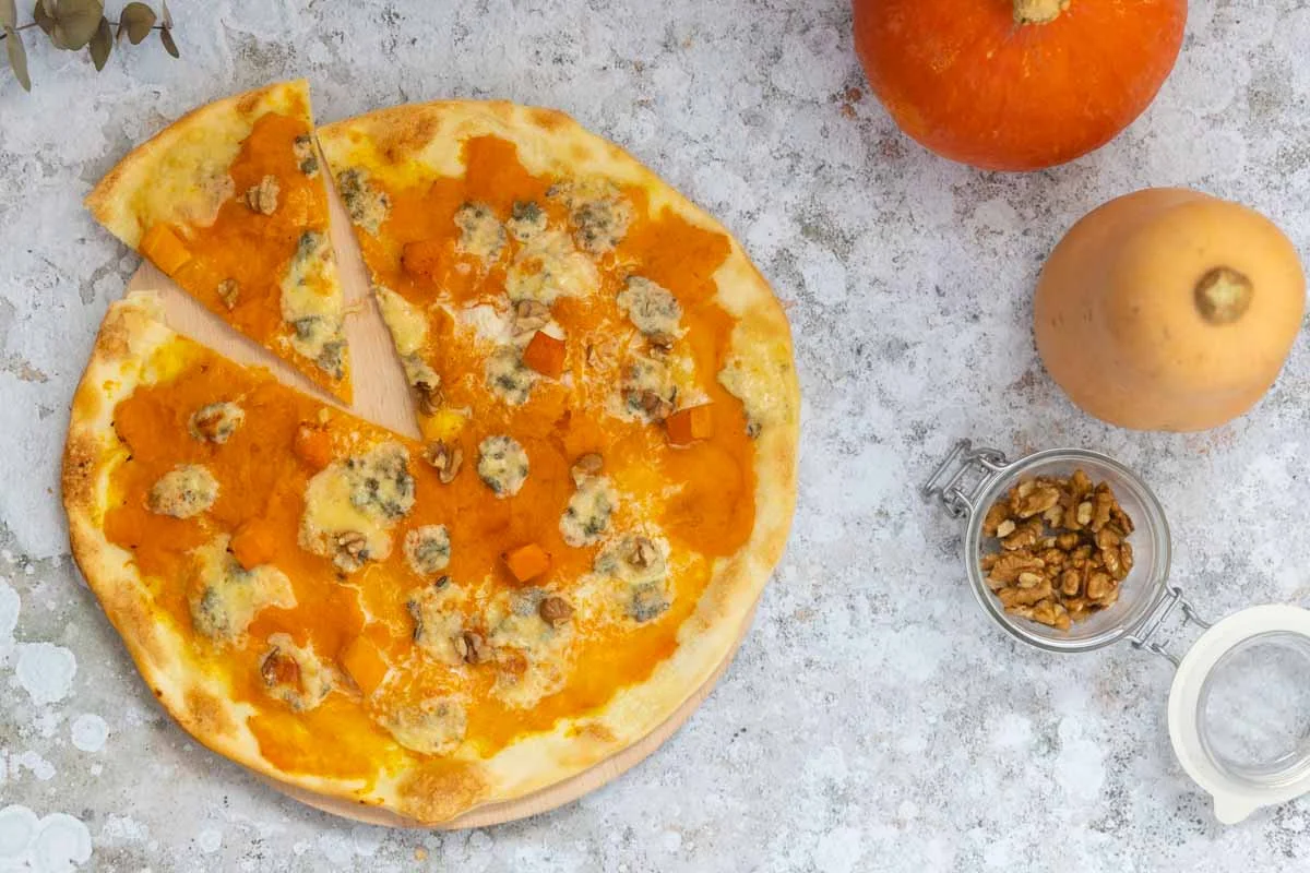 Pizza aux noix, stilton et butternut