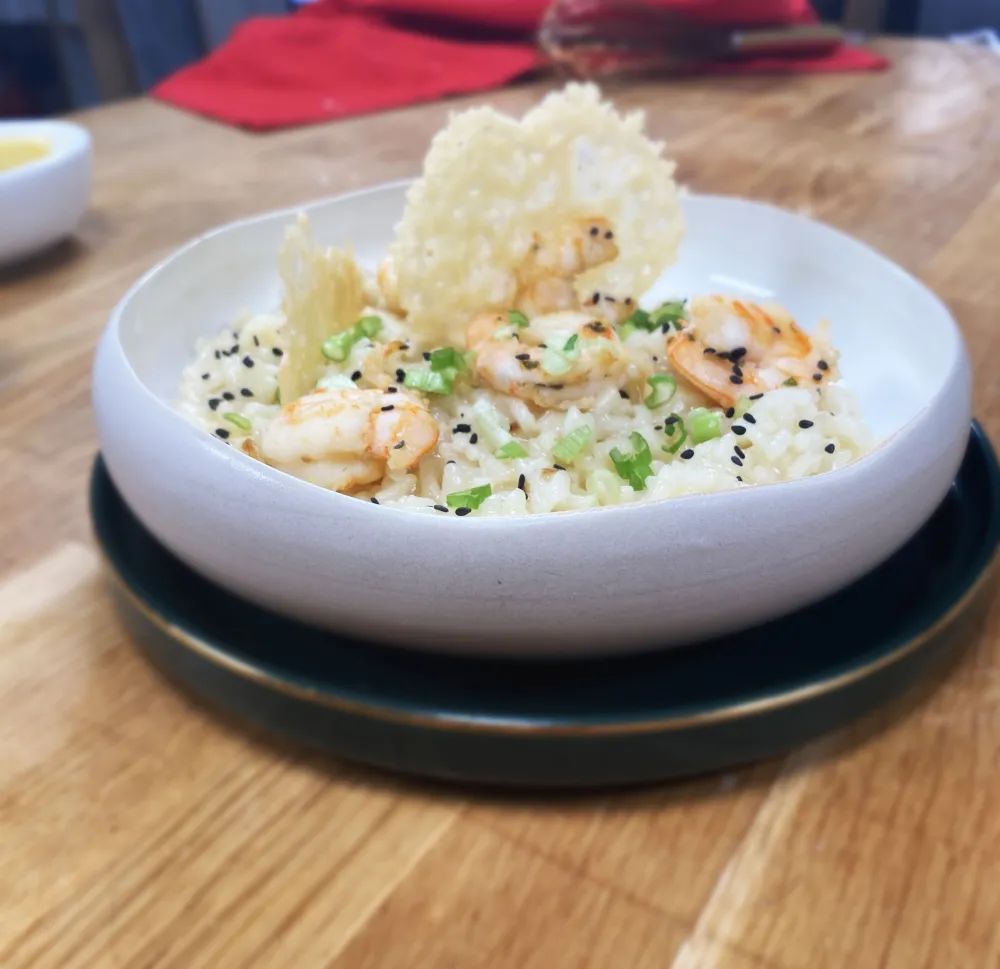 Gambas tuile de parmesan et risotto au vin blanc