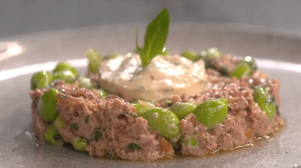 Salade dedamame, chair à saucisse de Toulouse et basilic thaï par Laurent Mariotte et Michel Sarran