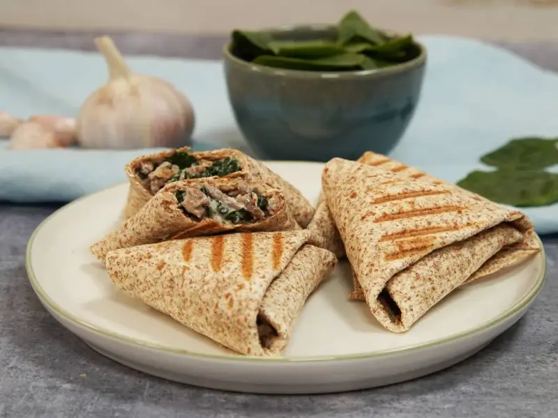 Wraps triangles aux épinards et au bœuf