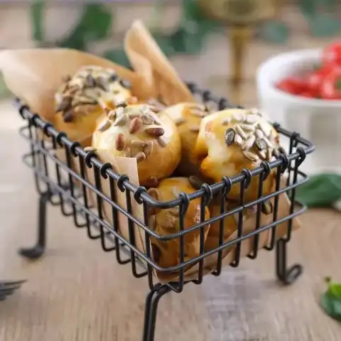 Mini buns aux légumes du soleil, mozzarella