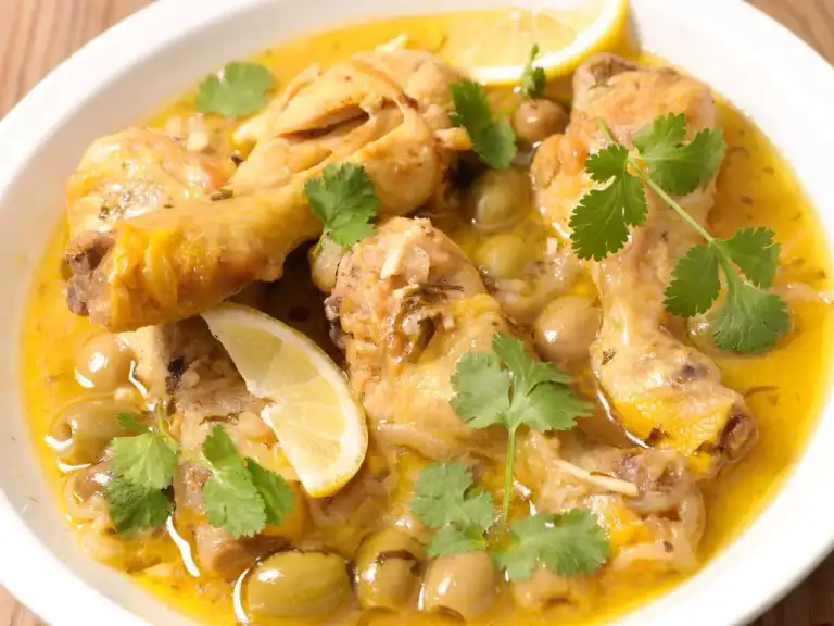 Tajine aux citrons confits ou poulet M'chermel (Maroc)