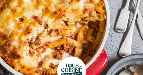 Macaroni au ragoût à la tomate, mozzarella de Cyril Lignac