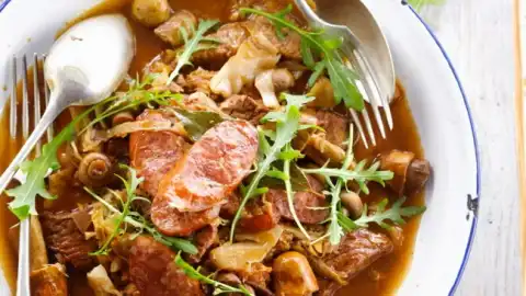 Ragoût de chorizo, boeuf et champignons