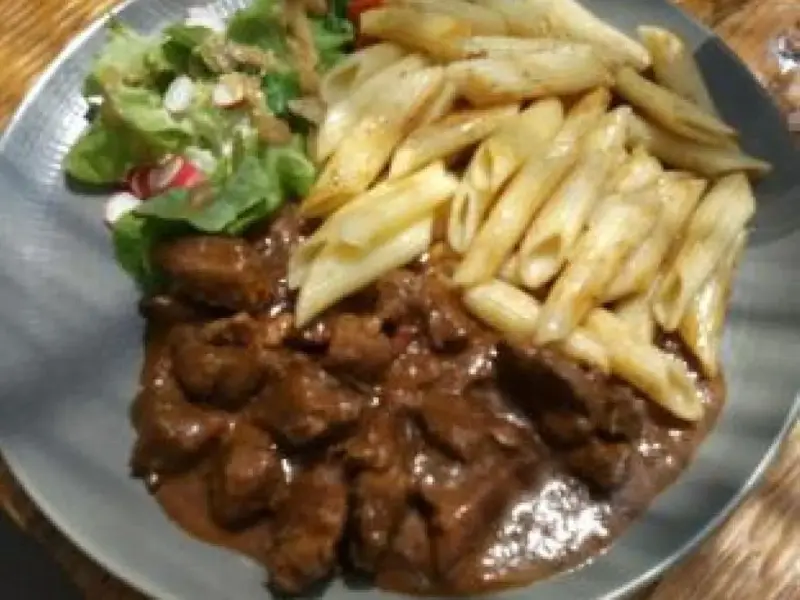 Ragout de sanglier à la kriek