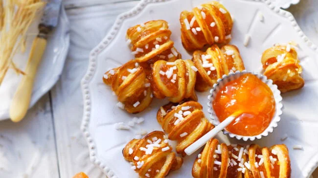 Petits feuilletés aux abricots