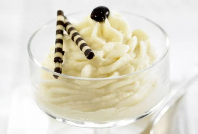 Mousse au chocolat blanc au kirsch