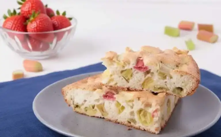 Gâteau à la Rhubarbe Suisse Facile