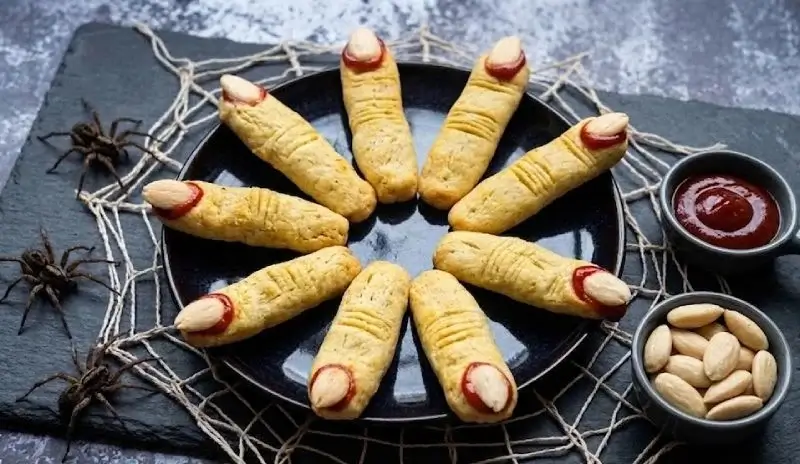 Crackers doigts de sorcière au parmesan