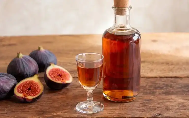 Liqueur de figues maison à l’eau-de-vie